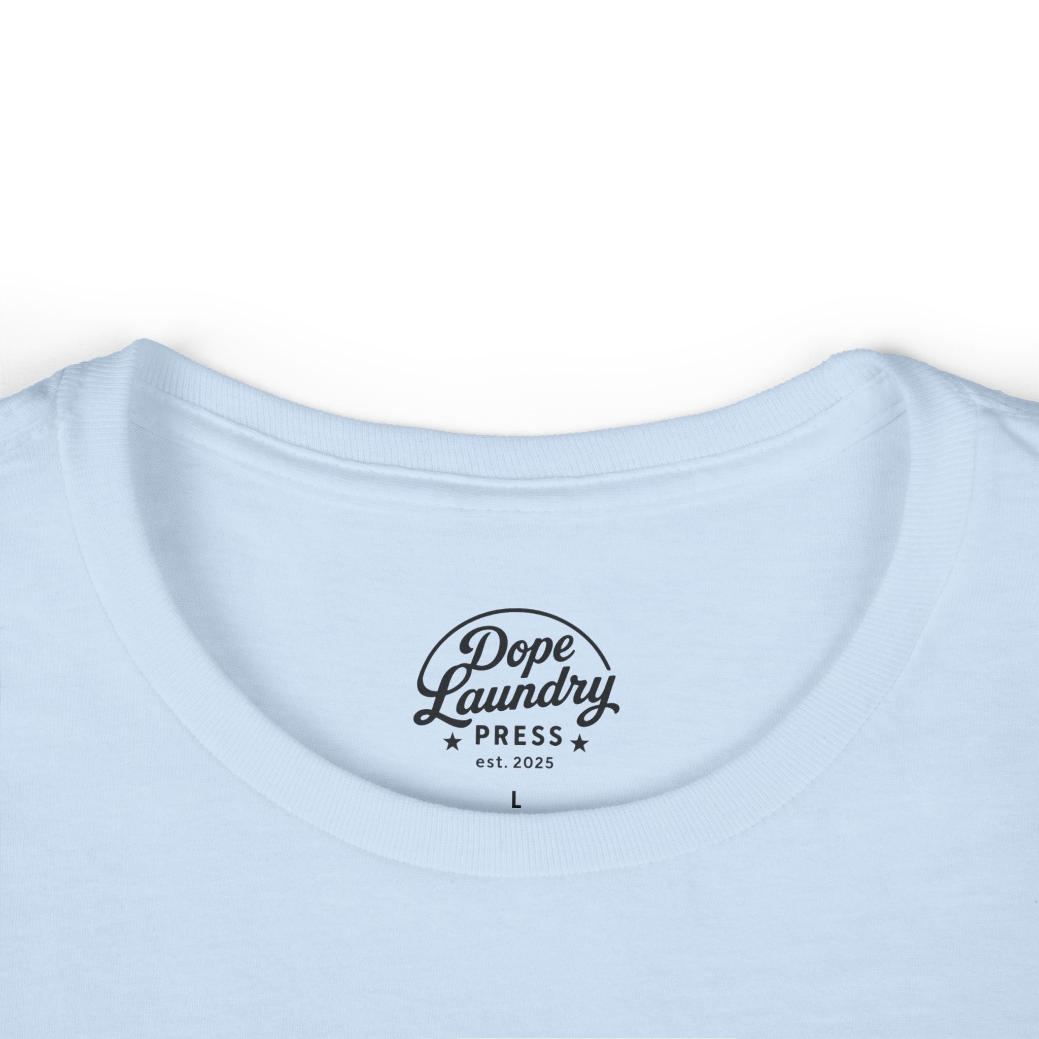 Don't Tread on Bea - Women's Grahic Tee