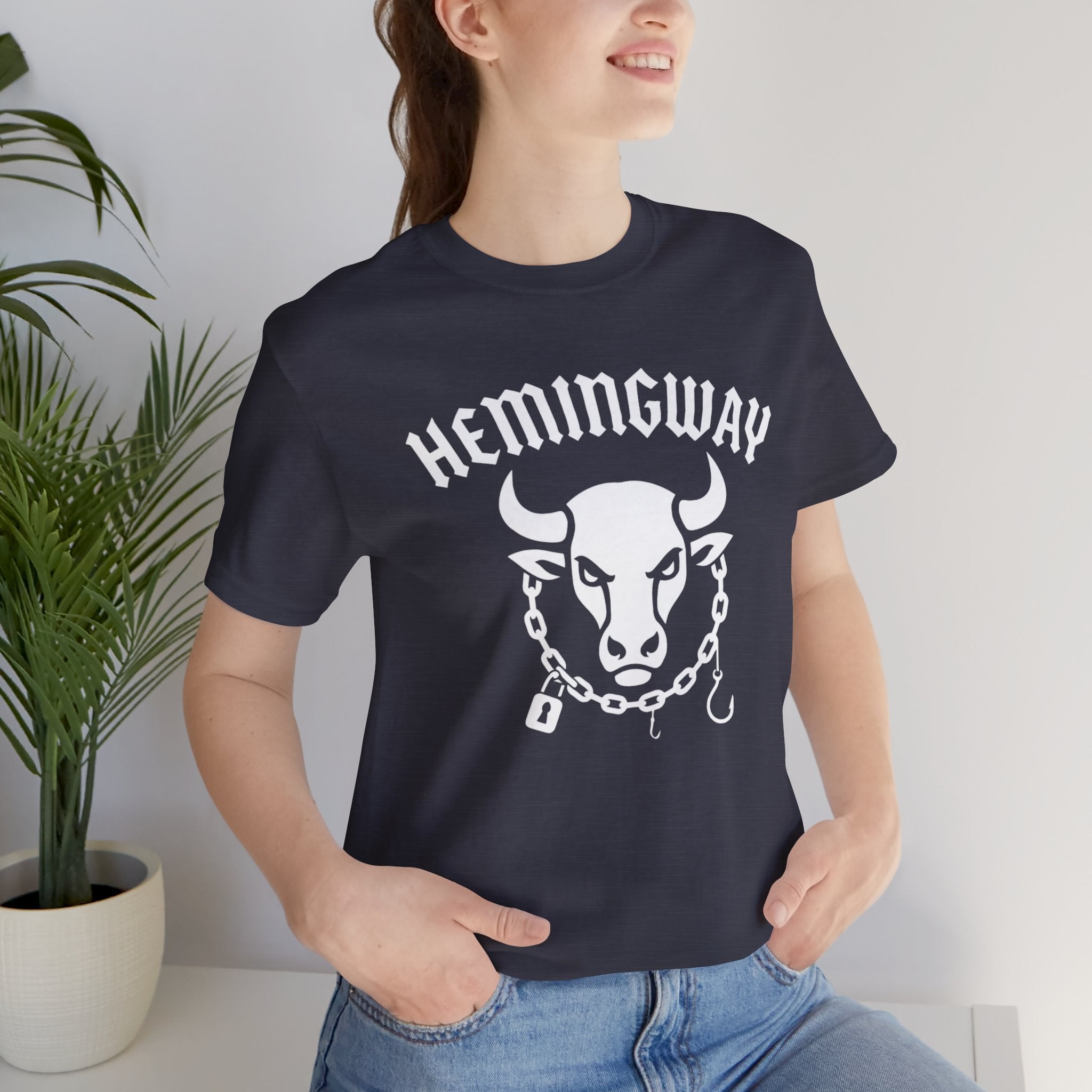 Hemingway Bull Vintage - White ink variant - Graphic T-Shirt